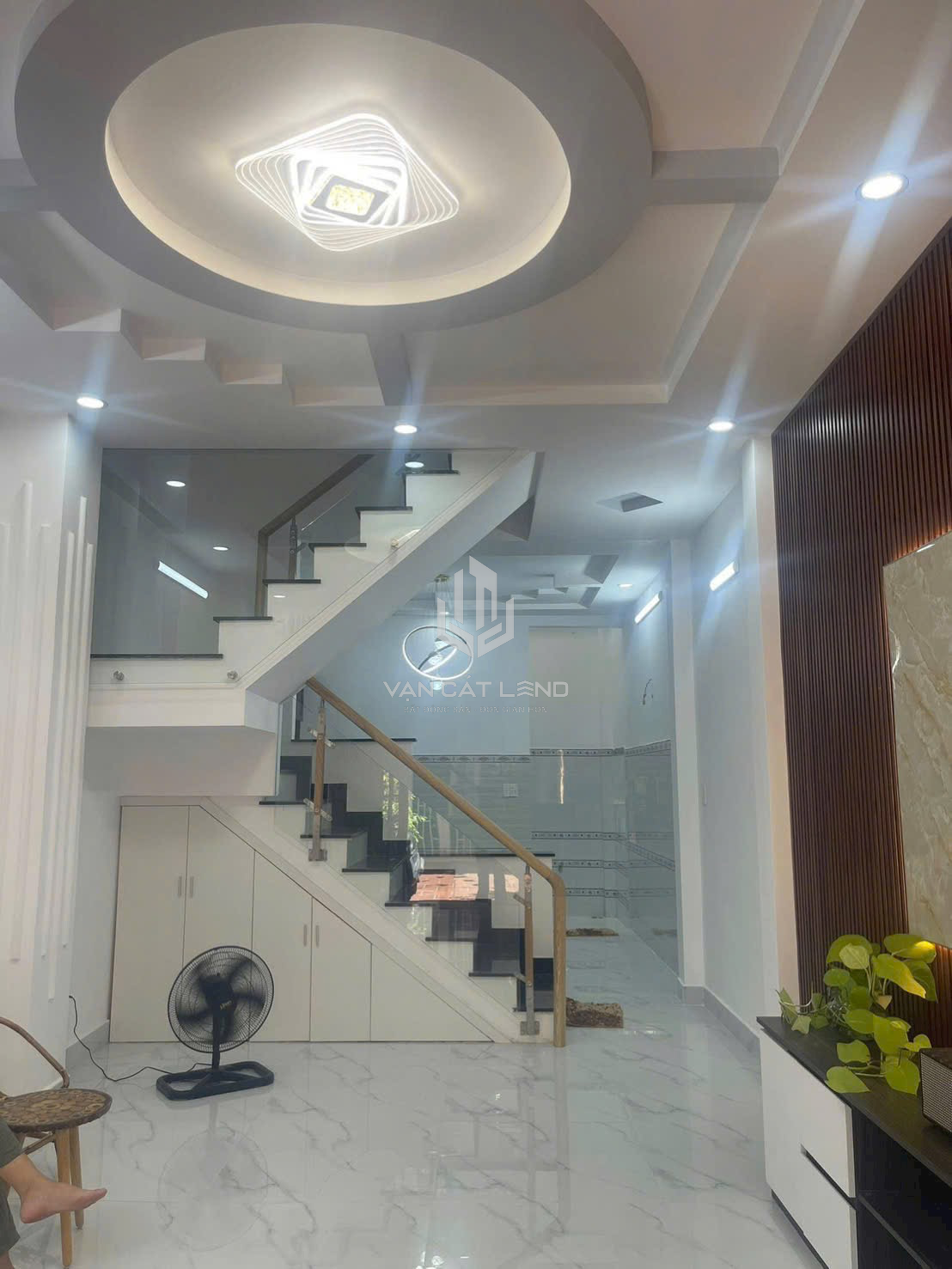 Bán nhà 1 trệt 2 lầu hẻm đường Nguyễn An Ninh